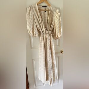 Woman’s dress Boo Hoo